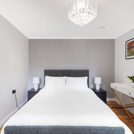 A Beautiful Stylish 2 Bedroom Apartment -City Of Лондон Екстериор снимка